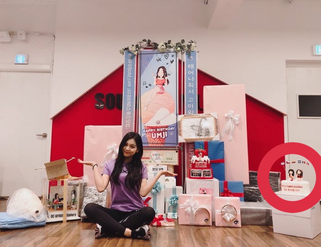 marc_fxmpxrxsx's tweet photo. #HappyYerinUmjiDay Unión Buddy Latina lo volvimos a hacer 😍❤️❤️❤️
@GFRDofficial #GRRIEND #여자친구 (pt.2) https://t.co/IB7W07WkOG