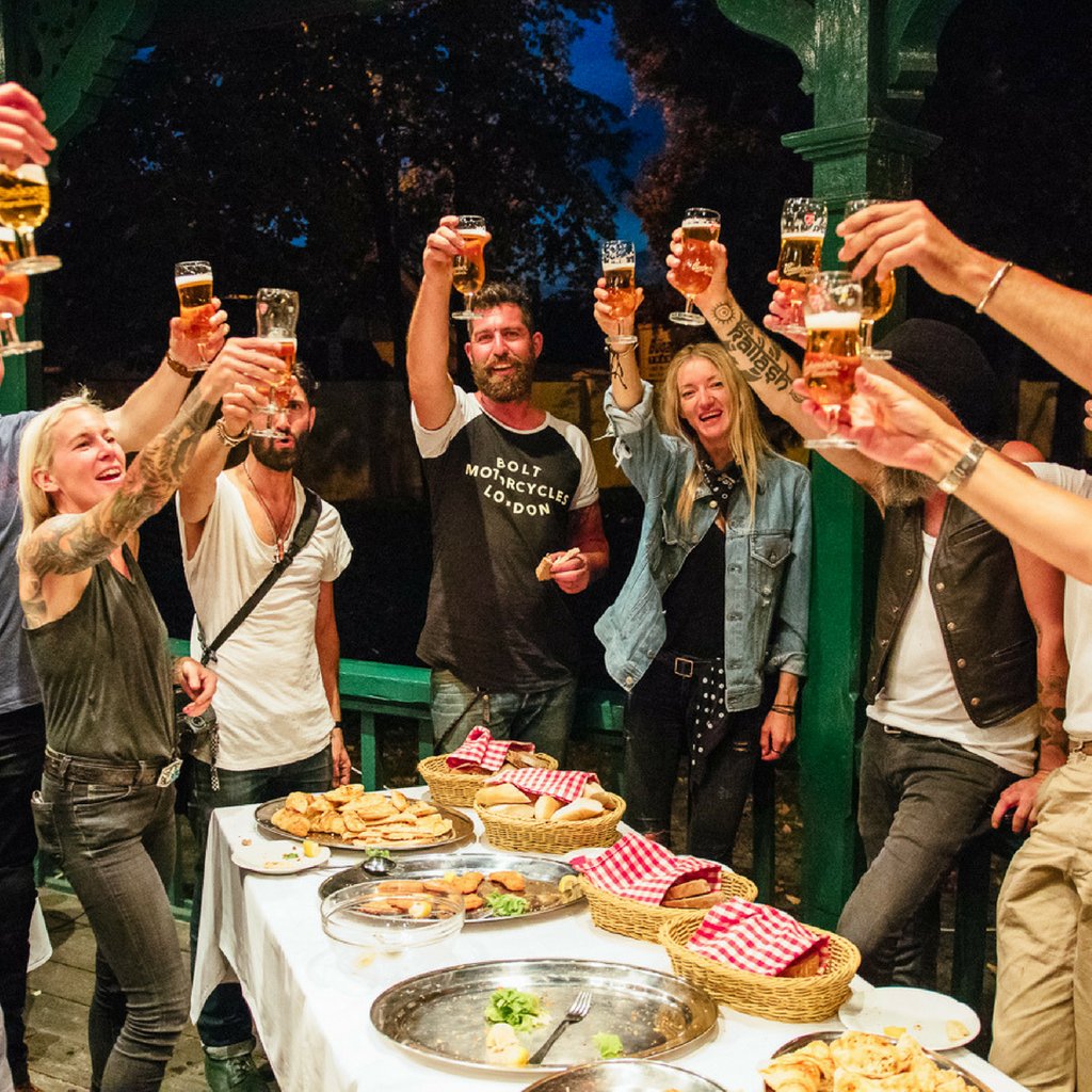 🍻 Na zdraví! Having reached the brewery the #BudvarBike team sampled our brewery-fresh lager they had travelled so far to taste.

Here's why it tastes so good 😋 buff.ly/2nKSNpG

<a href="/BOLTmotorcycles/">BOLT london</a> <a href="/iron_heads/">Iron Heads</a> <a href="/MarekPuc/">Marek Puc</a> 

#tankbeer