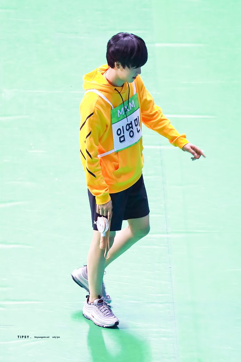 limyoungmin_net's tweet photo. 180820 아육대 

귀!!여!!워!!!!! 🐥🐤 

#MXM #임영민 https://t.co/QRLoVPGV2g