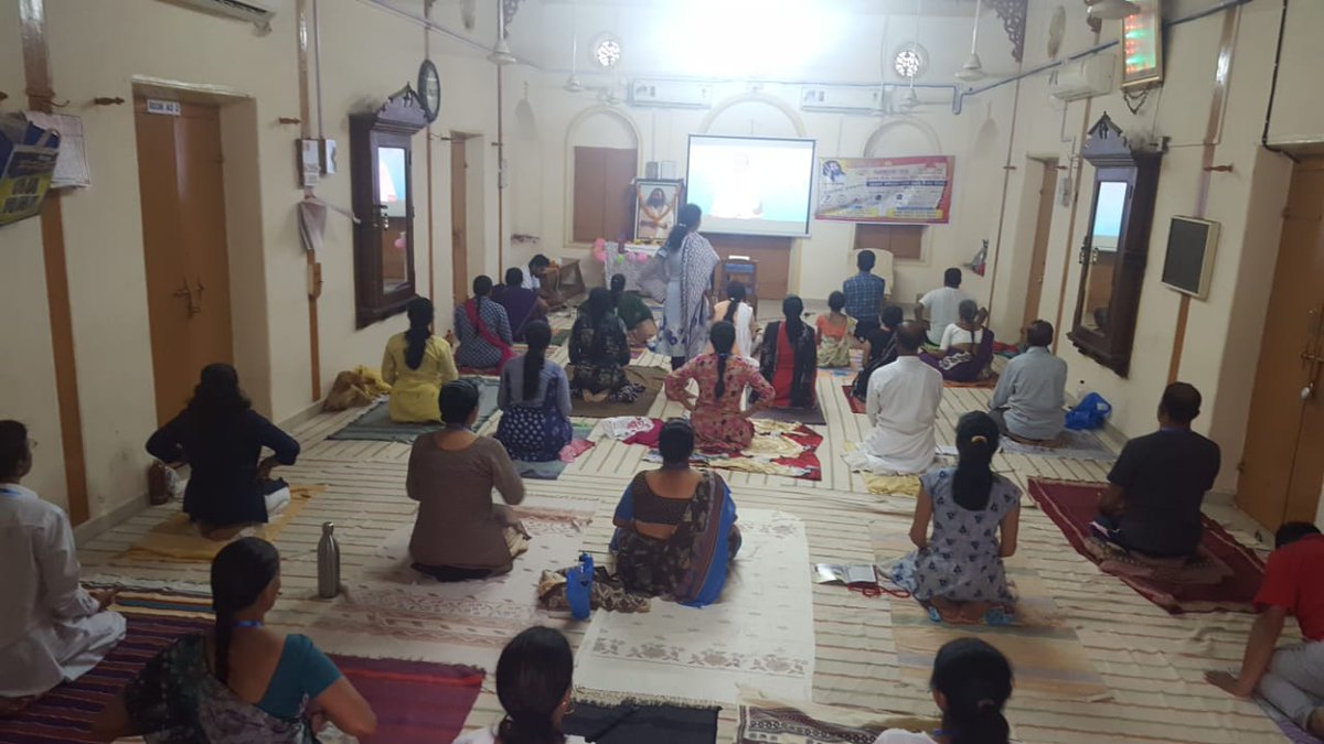 Ananad utsav....jay gurudev