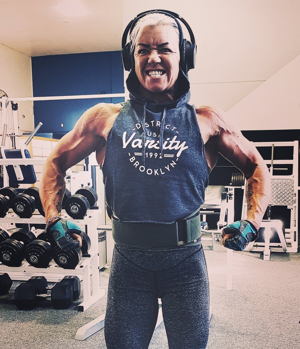 kisskissbelinda's tweet image. #Bodybuildingcom #leanmachine @MySunshineCoast #compprep #bodyunderconstruction #liftingislife @Schwarzenegger #insane conditioning and still 7 weeks to go till I comp #discipline 🤩🤩