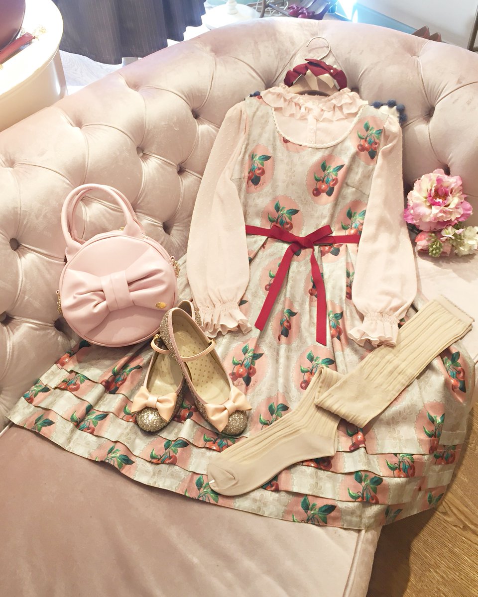 Leur Getter 原宿店 على تويتر ルルゲッタ原宿店 オススメコーディネート Cherry Lace ノースリーブワンピース ピンク 28 800円 Tax ピンクとレッドで甘めのガーリーコーデ 暑い日にはノースリーブワンピース1枚でも着ていただけます Leurgetter