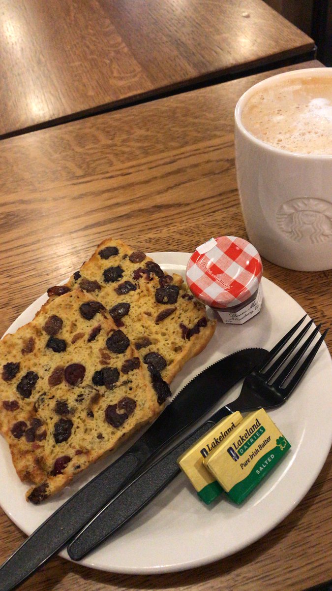 juliejue12's tweet image. Starting the day well @MFTnhs before meeting with @mftpef @AlisonOuralison to plan #boltonfeb16 last placement before qualifying. #wherehastimegone #futurenurse #beagreatermanchesternurse #proudlecturer