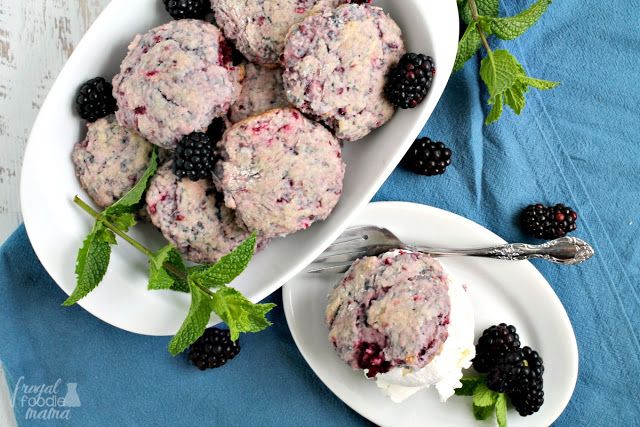 ~New #Recipe ~ Sweet summer #berries are the star of the show in these simple &amp; easy to make #Blackberries &amp; Cream Biscuits. Get the recipe now at>> bit.ly/2Nd7L3e #biscuits