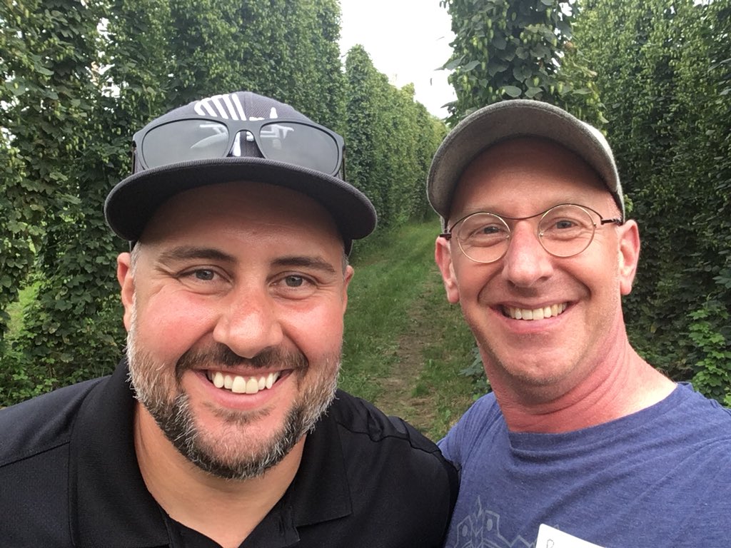 Brewing <a href="/twbcoop/">TWB Co-op Brewing</a> today and hops harvested THIS morning. THAT’S fresh coming from <a href="/TavistockHopCo/">The Tavistock Hop Co</a> and this guy!