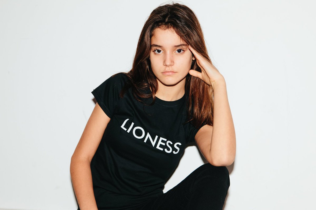 codingartdelhi's tweet image. lionstore.co.uk/product/black-… FITTED LIONESS T-SHIRT
#tshirts #shirtshop #whiteTshirts #LionThirts