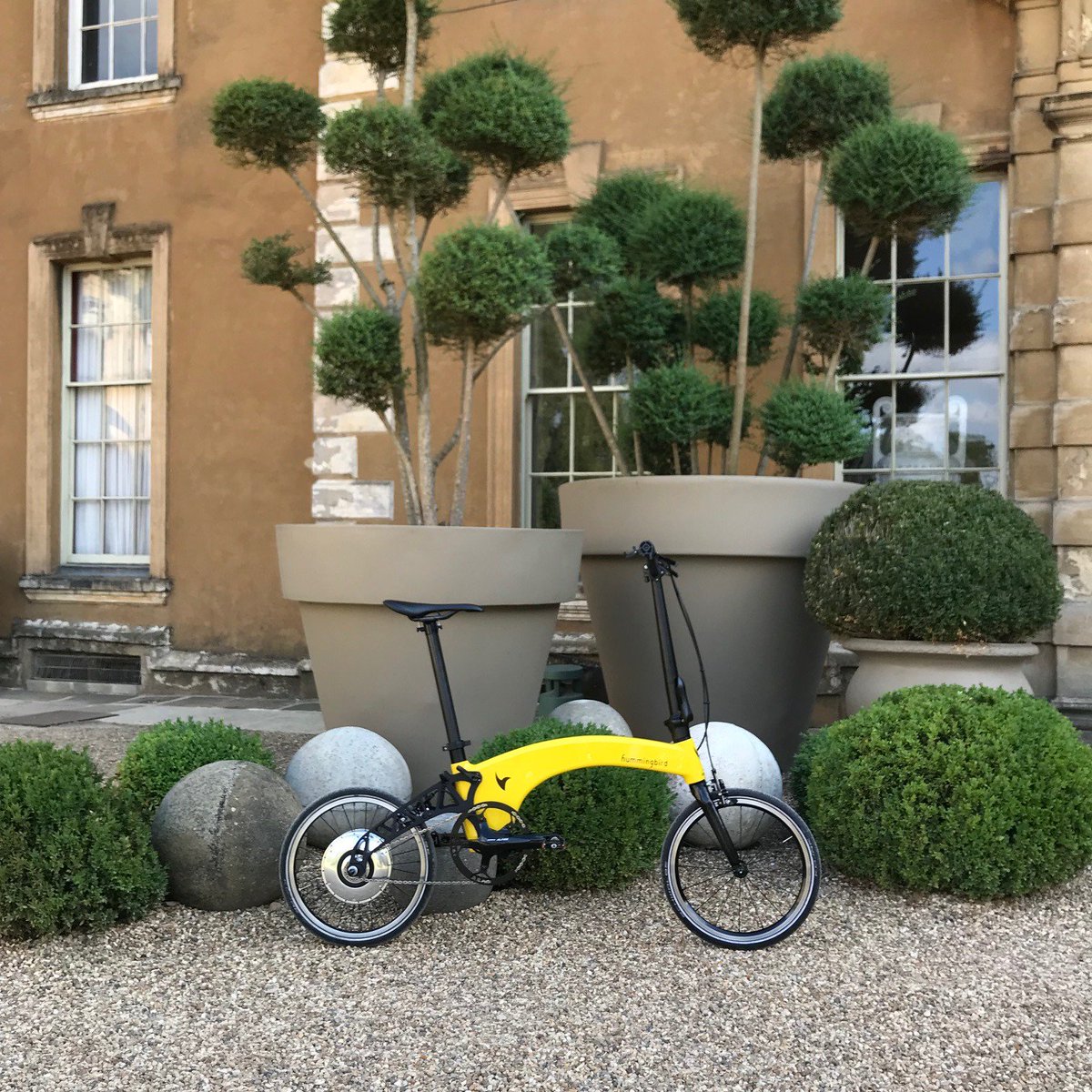 HummingbirdBike's tweet image. Test rides and grand tour of the stunning @AynhoePark this week. Thank you for having us James and Co. #AynhoePark #AModernGrandTour