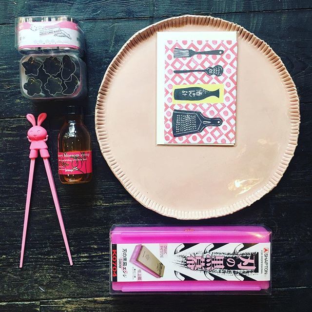 ktchnprvsns's tweet photo. And we’re back!!! Now come buy some knives and other beautiful lovely things 💕🙌🏻💫 #stokenewington #stokenewingtonchurchstreet #n16 #shoplocal #shopindependent #londonretail #londonboutiques #knifeshop #kitchenprovisions #knife #knives #knifeskills #k… https://t.co/PNMeb1htzQ https://t.co/LyjtLXqXXL