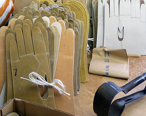 DesignerCourses's tweet image. September dates, Gloves evenings and Studio Sale... - mailchi.mp/designercourse…