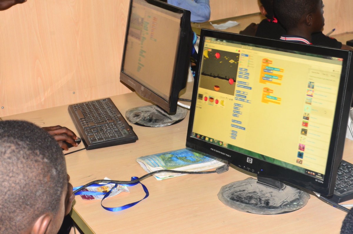 teenhackng's tweet photo. #TeenHackDay3 - Hack! kids. Just keep Hacking... Solving local problems with #Scratch programming.
π¨βπ»π©βπ»π¨βπ¬π©βπ¬π¨βππ©βππ¨ββοΈπ©ββοΈ
#TeenHack #TeenHack2018 #Rad5Tech #GDGAba #Abia4Tech #Hackathon #SummerCodeCamp https://t.co/0GEKki37kr