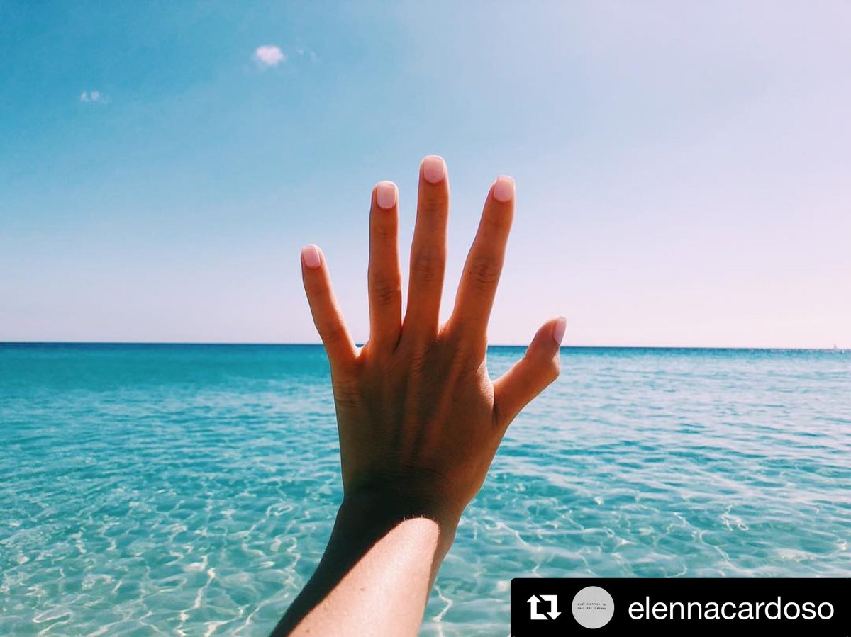 lamanicureria's tweet photo. Hoy hacemos repost de las fotos más veraniegas de nuestras clientas en #Instagram ¡Gracias por compartir estos momentos mencionándonos en sus fotos! 🐚☀️🌊🏖🏝

#LaManicurería #webelieveincolors #Travieso19 #MesayLópez18 https://t.co/gAXSi7B5Cs