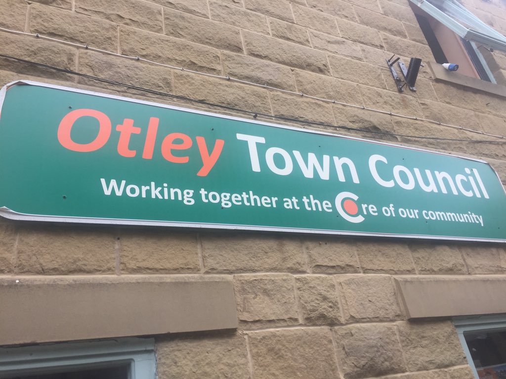 mbleasy's tweet photo. Multi agency drop in session today @OtleyCouncil office. Come down for #FireSafety #CrimePrevention and #tennency advice. Thanks to Cllr Peter Jackson, @WYP_LeedsNW & @Daleeddison #fireSafety #CrimePrevention #insureyourhome https://t.co/jnssF5cgxM