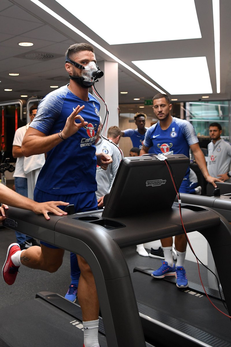 ChelseaFC's tweet photo. Feeling good, @_OlivierGiroud_? 👌🏃‍♂️ https://t.co/3yT3RbeWRL