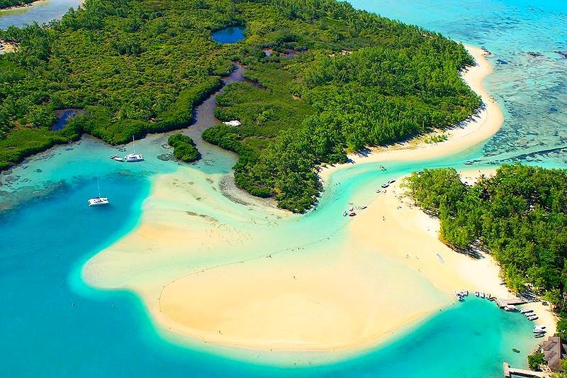 MauritiusGuide's tweet photo. Relax and enjoy the best #holiday of your life on a paradise Island - Welcome to #Mauritius Island 😍😍😍🥰🥰🥰 https://t.co/5jgGrEmcOJ