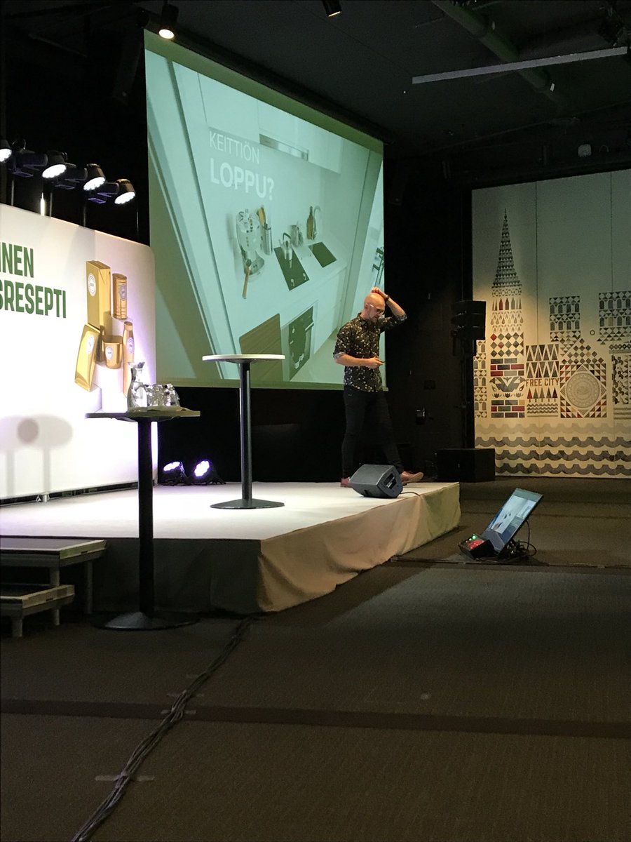 Huikea, herättelevä ja hengästyttävä puheenvuoro <a href="/LauriReuter/">Lauri Reuter</a>:ilta Menestysresepti -innovaatiopajan alkuun. Kiitos!  #Menestysresepti #ruokamanifesti