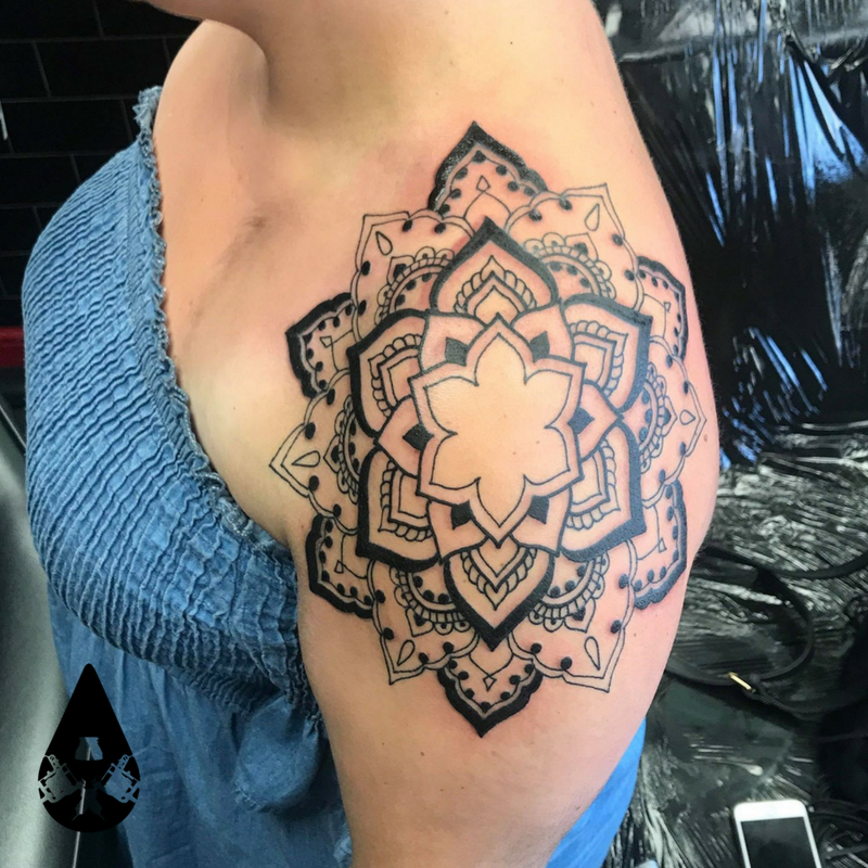 Inkwell_Tattoo_'s tweet photo. Amazing new work by Daryllanne 

#ink #newink #tattoo #tattooartist #shouldertattoo #blackandgrey #star #bristol #winterbourne #theinkwell https://t.co/nIWsiifdxt