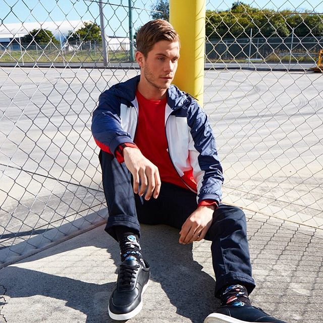 RogerDavidAU's tweet photo. Streetwear Alert❗️
•
#stylediscovery #menswear #mensfashion #guyswithstyle #menstyle #mensweardaily #autumnfashion #fashionbloggers #mensfashionblog #winterthreads
⠀⠀⠀⠀⠀⠀⠀⠀⠀ https://t.co/yAtPfYc6fE https://t.co/UE81Tz5lDL