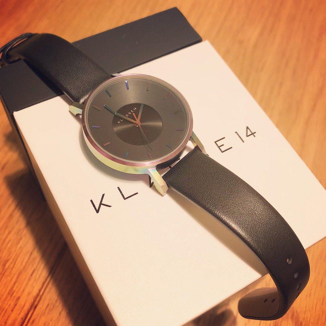 「KLASSE14様(@KLASSE14_JAPAN)から時計をいただいたのでメガ」|モゲラッタのイラスト