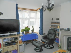 AveryWSM's tweet photo. NEW - MILTON - £270,000
This great semi detached house offers a wealth of accommodation with 2 reception rooms downstairs and 3 double bedrooms upstairs, making it an ideal family purchase. 

https://t.co/bw4zF2q1kw https://t.co/pqWXzCjxqa