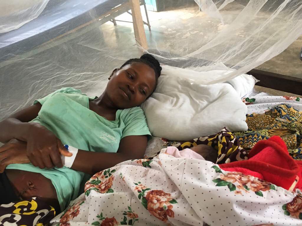 UNFPARDC's tweet image. #Mangina, épicentre de l épidémie MV#ebola, l équipe de @UNFPARDC a visite la maternité du Centre de Référence de #Mangina avec une moyenne d’accouchement de 60 par mois et une capacité de 160 lits @SennenHounton @UNFPA_ESARO