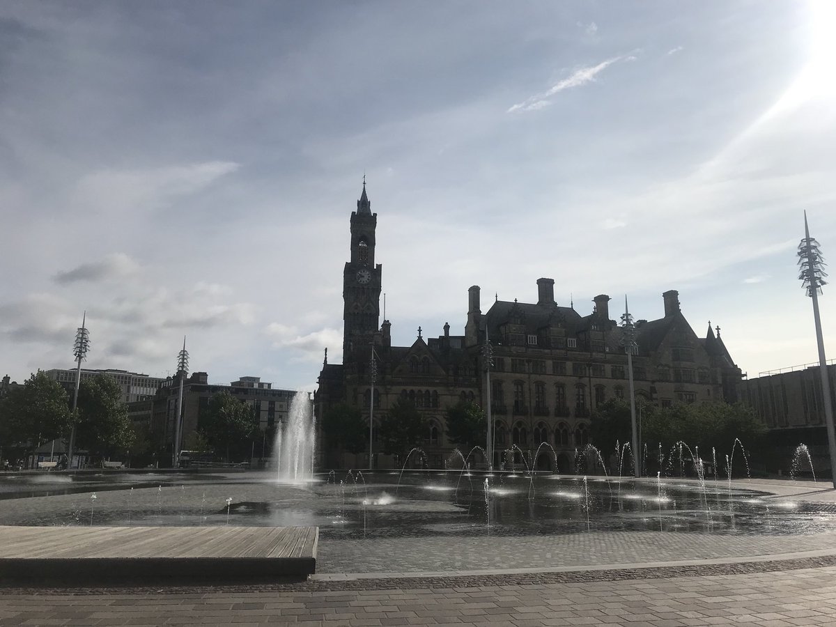 Glorious morning in City Park:)we are open as usual, pop in for a coffee/lunch/ice cream &amp; enjoy the water fountains#citypark#relax