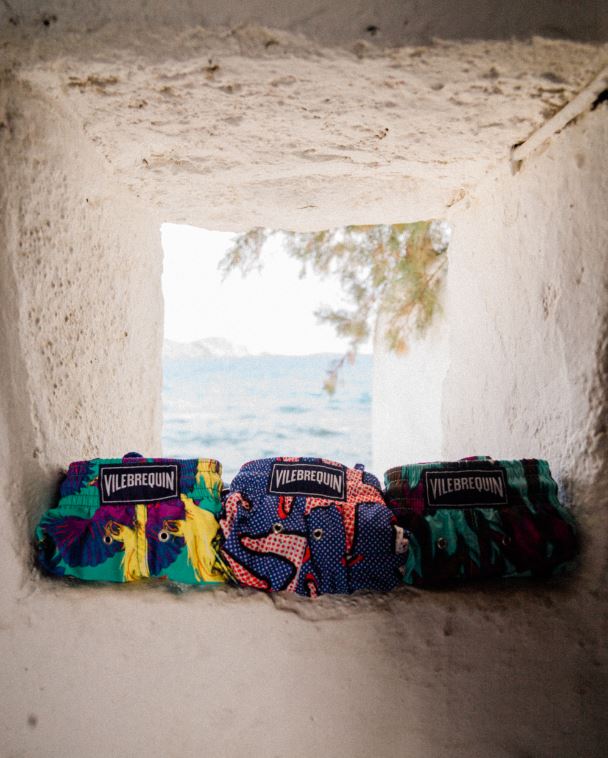 The wardrobe will be hard to give up on - not to mention the views. ☀️  Where to next, guys...? 🌍  📷 @arabian_gypsea 
Tap to shop this season’s must-pack trunks 👉 bit.ly/2N3S7a6
#Vilebrequin #AlwaysSummer #AlwaysTraveling #TravelPhotography