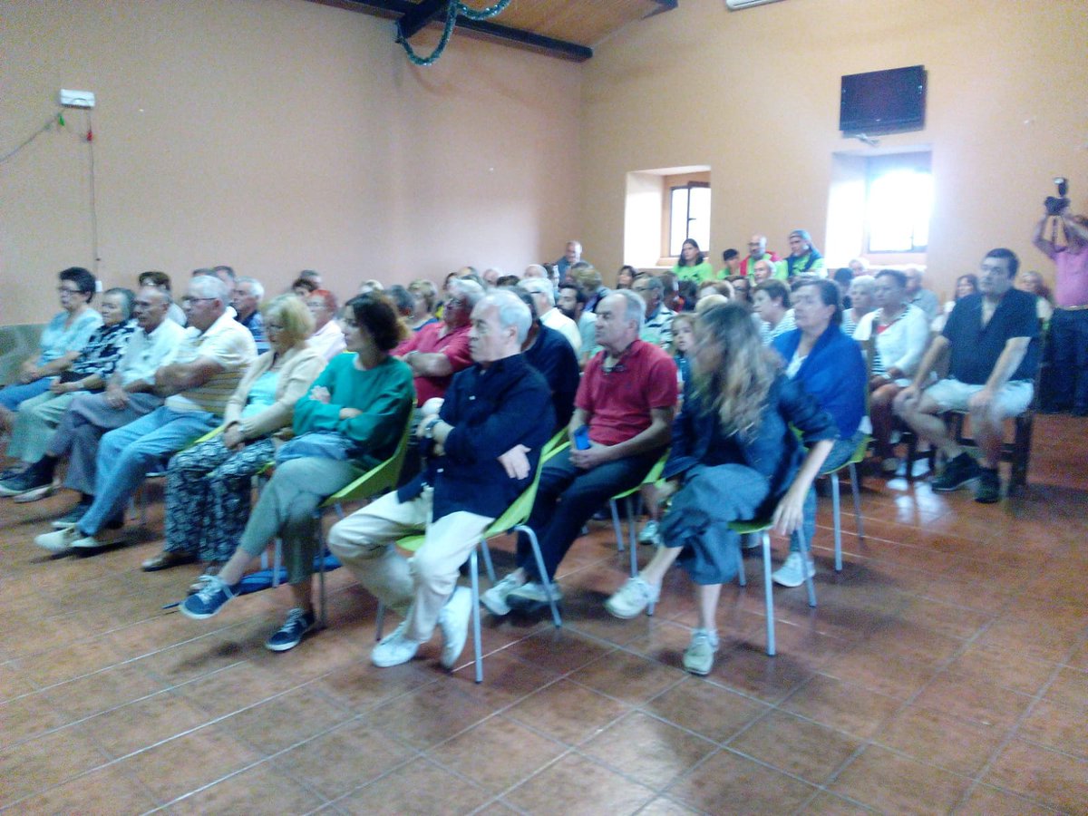 Las 3 plataformas abulenses en contra de las minas a cielo abierto  explicaron ayer en San Miguel de Serrezuela el estado de los tres espedientes.