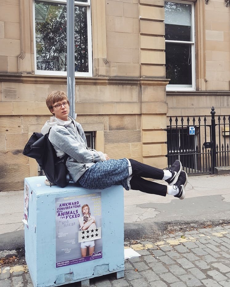 🐶 FIVE SHOWS LEFT 🐶
Paint me like one of your French bulldogs. ✨❤️🐾 #edfringe #intotheunknown #edfringe18