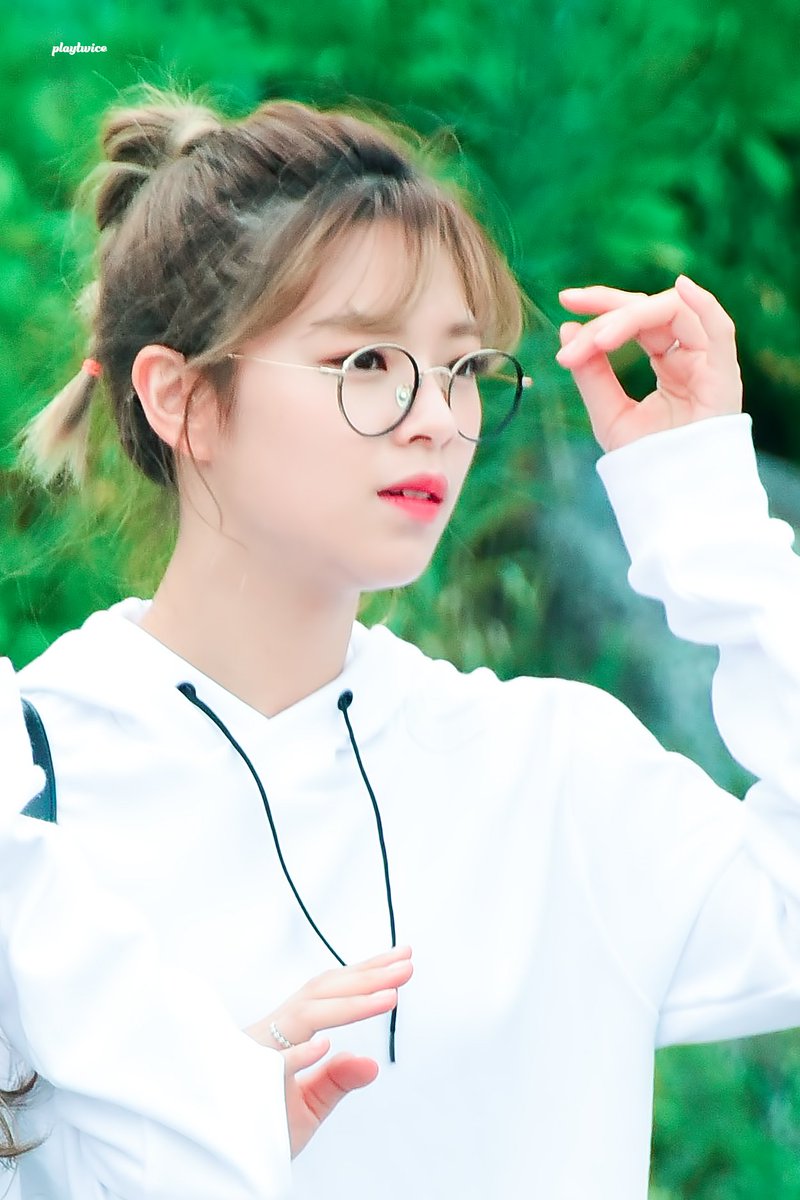playtwice1020's tweet photo. 180820 아육대 출근길

정연 선배!

#JEONGYEON #TWICE #정연 #트와이스 https://t.co/7VJ6HVhfpE