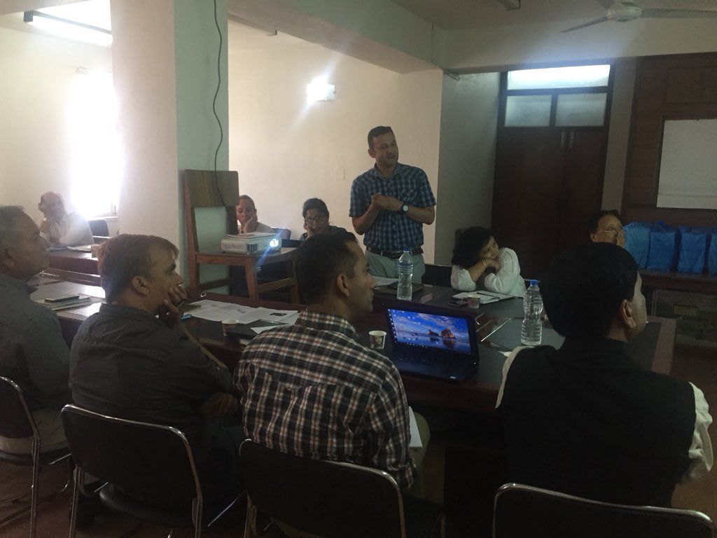khanal_sudeepa's tweet photo. Briefing of Nepal Family Planning Project to the new FWD director @dkarki @MehataSuresh #NFPP #DfidNepal #MSI #IpasNepal https://t.co/jqr4jAWb97