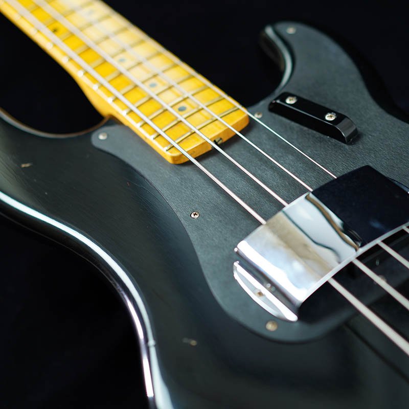 ストラト用アノダイズドピックガードBlackブラック黒/Lotustorks