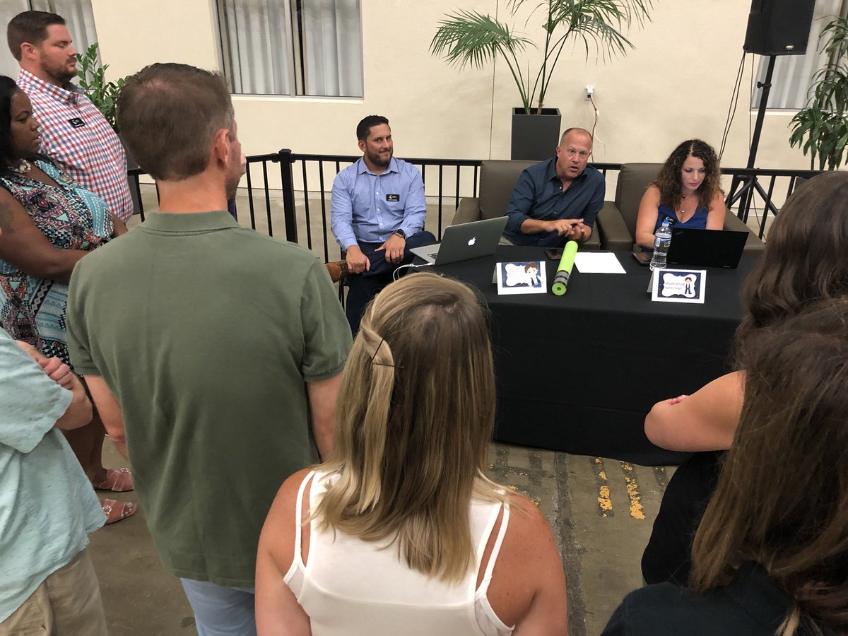 jessmcglinn's tweet photo. Meet and Greet with various departments! 
#marketing #middleschool #clubs #dropincenters 
Back To School! 
May the Force be With You! 

@CCA_ProfDev @CommCharterAcad 
#CCAForce
#TeamCCA
#CCAProfDev https://t.co/1F7qTtctXO