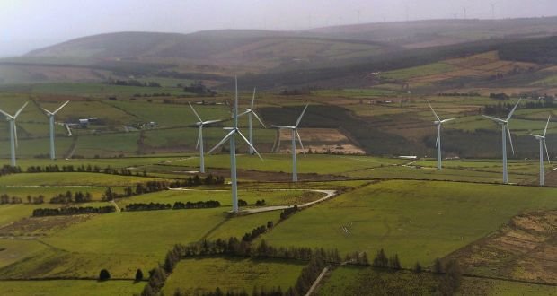 SeanFitzDigital's tweet image. LOOK AT THIS!!! SO RIDICULOUS!!!! Ireland has suffered from such a horrible heatwave lately the government has had to install giant fans just to try keep the fields cool! What will they do with our tax dollars next?????
