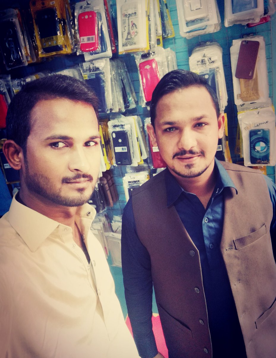 Ashraf_pk36's tweet photo. میری طرف سے دل کی گہرائیوں سے آپ دوستوں کو عید مبارک اللہ تعالیٰ آپ اور آپ کی فیملی کو صحت کاملہ اور تندرستی عطا فرمائے آمین. 
👈💚Eid ul❤️💚Azha💓2k18💙👉
👉❤️Zaman💜💚❤️Brothers💚👈 https://t.co/GlrtieAovq