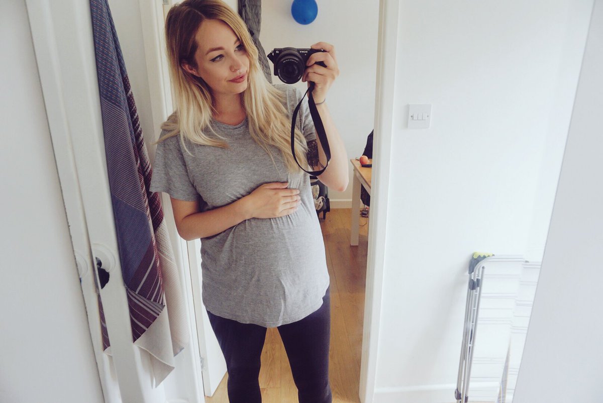 HeiidiiBees's tweet photo. 38 weeks today baby 💙😍 I’m ready for you https://t.co/gOmEdLMibc