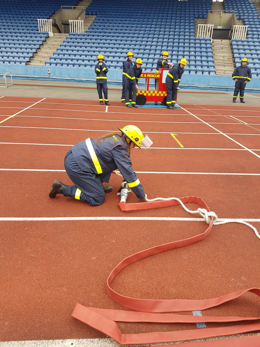 cadets_fire's tweet photo. knots &amp; Lines 
Rolling Hitch
Round turn two half Hitches
Clothes Hitch https://t.co/vRGWWtfRhF