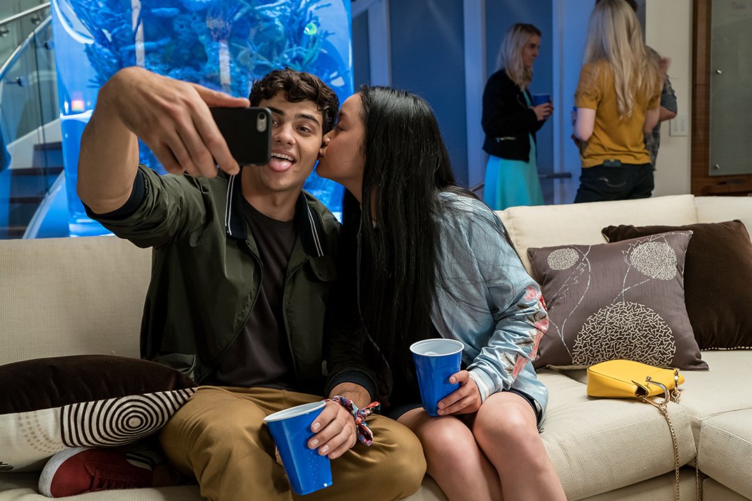 Mtv Uk V Twitter Did You Miss Harry Styles Cameo In Netflix S To All The Boys I Ve Loved Before If You Blinked While Watching You May Have Https T Co Wbx7iwzdcm Https T Co Eihfur6dzn