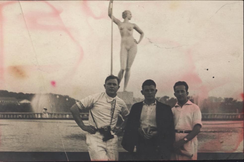 GennadySimanovs's tweet image. Most famous #sovietvisuals monument &quot;Girl with a paddle&quot;