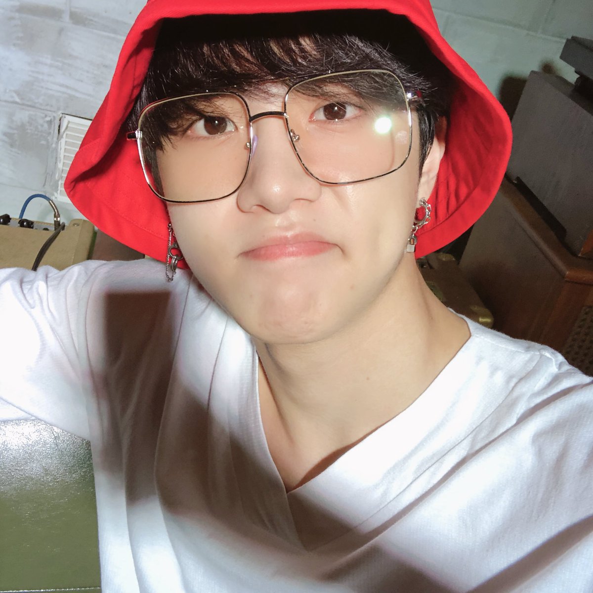 KDH_official's tweet photo. [#김동한] 브이앱 잘봤나용~~?
못보신분들은 뜨�� 봐주세열😬
조만간 다시 돌아오도록하죠 훗 https://t.co/0jA4cbxXAy