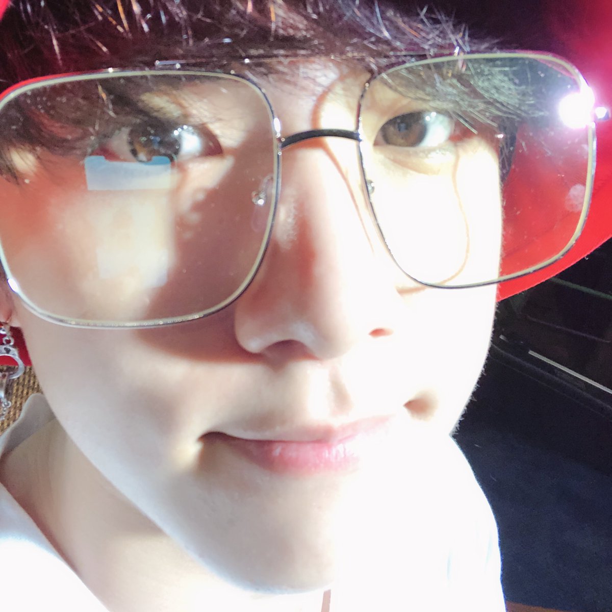 KDH_official's tweet photo. [#김동한] 브이앱 잘봤나용~~?
못보신분들은 뜨�� 봐주세열😬
조만간 다시 돌아오도록하죠 훗 https://t.co/0jA4cbxXAy