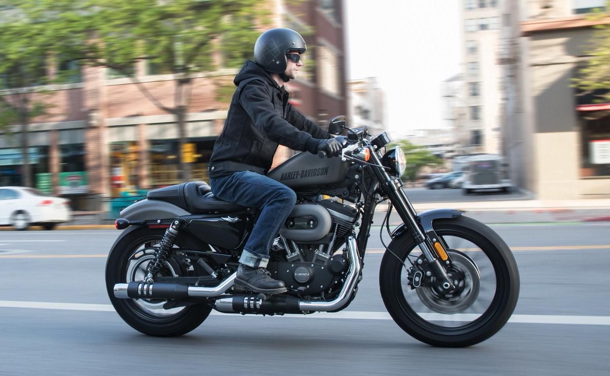 Tucked in, fast back style and corner cranking torque for a street eating machine.
jenningsharley-davidson.com/harley_davidso…