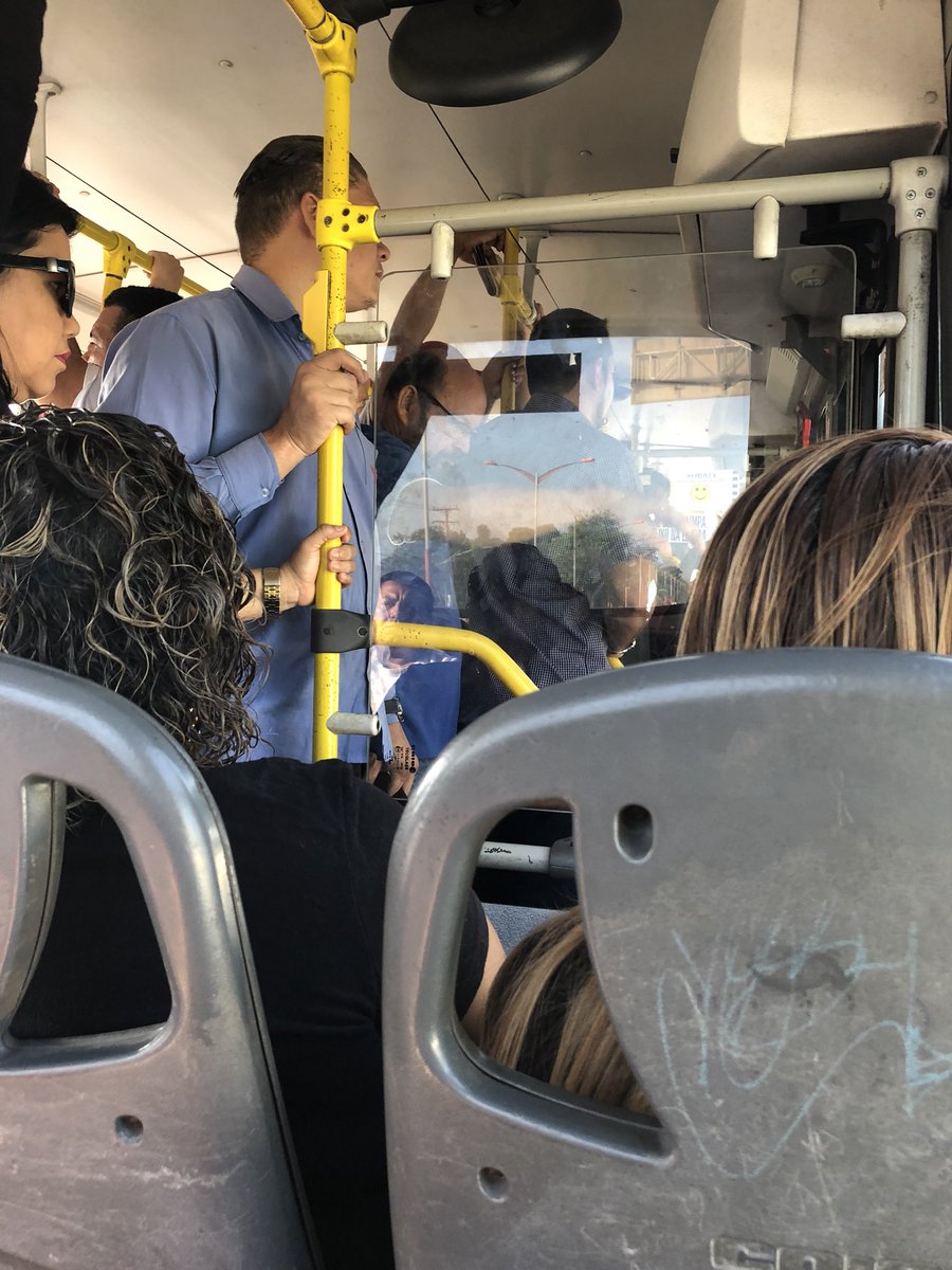 belemtransito's tweet photo. RT @Wallcyuri: @belemtransito Me diz aqui nesse exemplo, onde nao percebi nem uma gratuidade, varias pessoas em pé e que pagaram sua passagens, nos poupe #setransbel https://t.co/7b9Uke6dU2