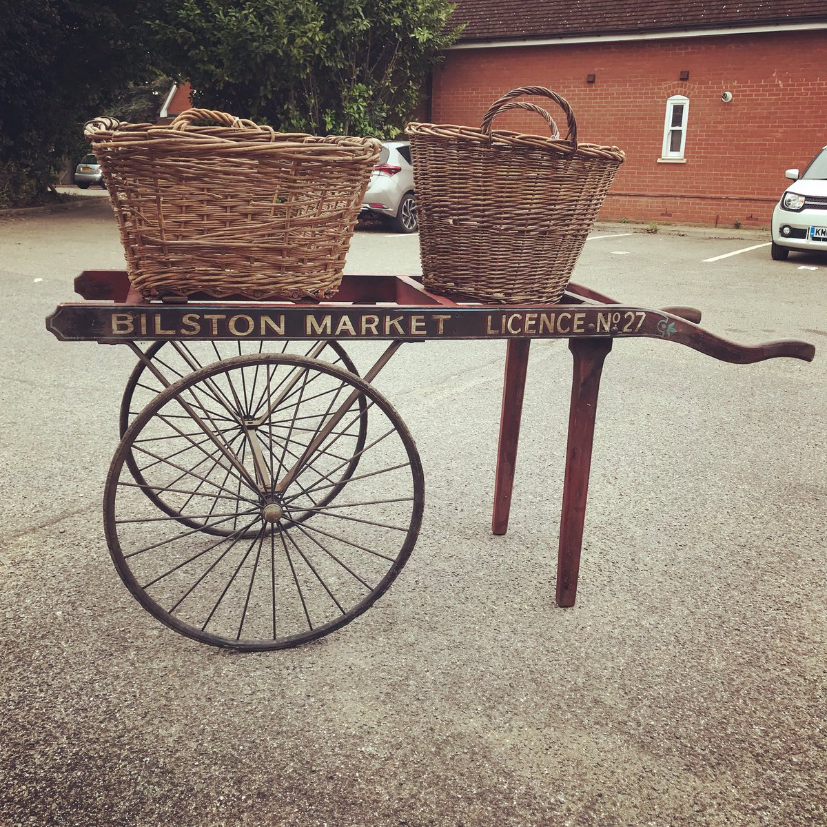 AntiquesandC's tweet photo. Just in.....a great display piece for home, shop, boutique, cafe or restaurant. A costermonger hand cart. £395. #cart #display #shopdisplay #windowdisplay #costermonger #handcart #interiordesign https://t.co/G4vq9obPbf