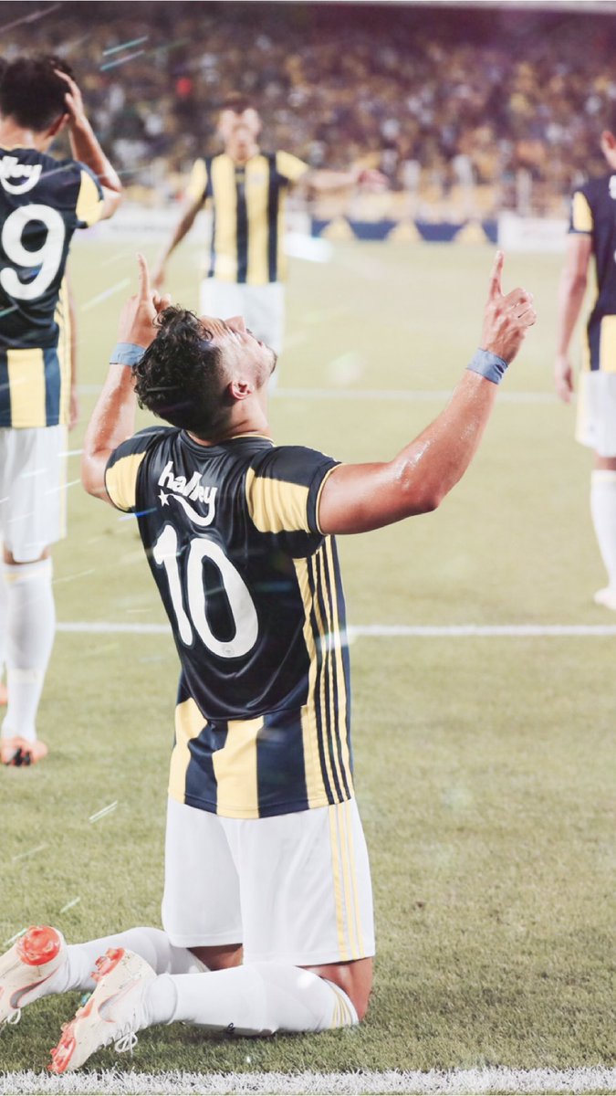 Fenerbahce__FR's tweet photo. Giuliano fait partie des plus grosses ventes de Fenerbahçe :

🇸🇳 Moussa Sow — 16M€
🇧🇦 Elvir Balic — 15,6M€
🇩🇰 Simon Kjaer — 12,5M€
🇳🇬 Jay Jay Okocha — 12,4M€
🇫🇷 Nicolas Anelka — 12M€
🇧🇷 Giuliano — 10,5M€
🇳🇬 Emmanuel Emenike — 10M€ https://t.co/w7S7hG0LLq