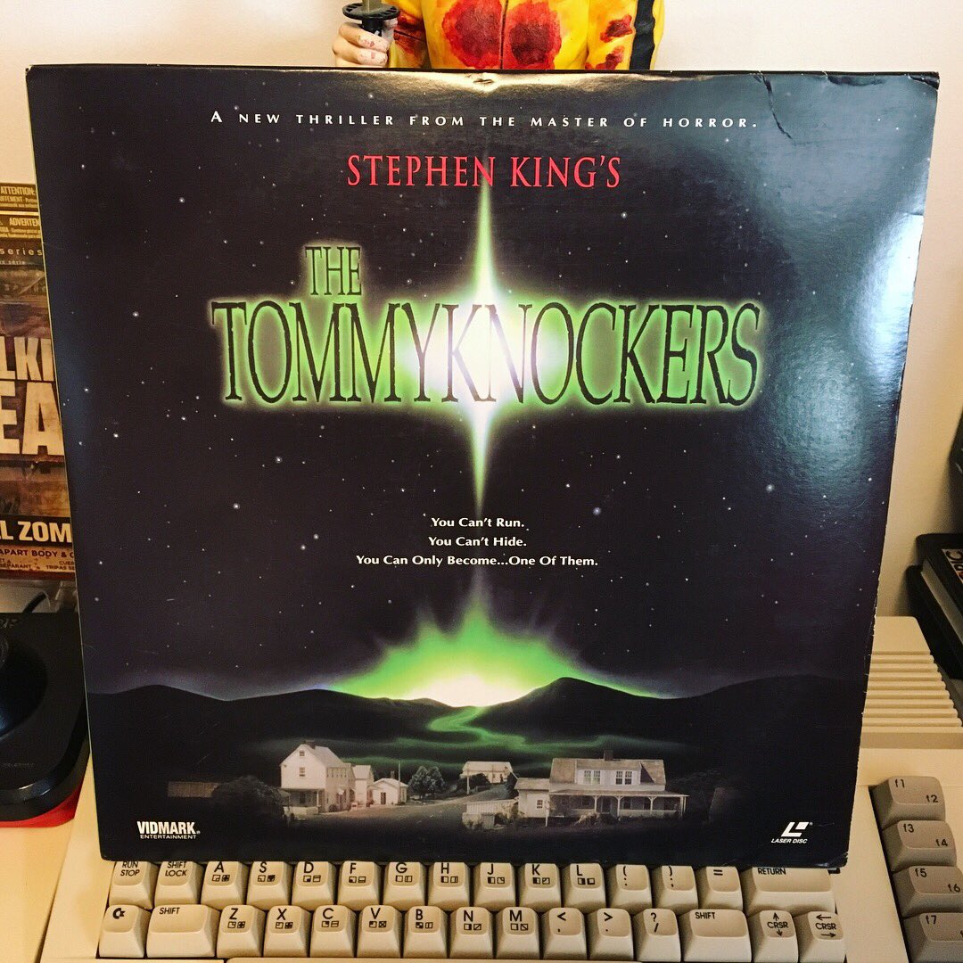 UnboxingHands's tweet photo. #movieoftheday #thetommyknockers #tommyknockers #laserdisc #mancave #gameroom #stephenking #horrormovies #horror #thriller #moviecollection #moviecover #1993 #retro #commodore64 #retrogaming #vidmark #vidmarkentertainment #jimmysmits #laserdiscs #commodore #marghelgenberger https://t.co/huzMnXQwAr