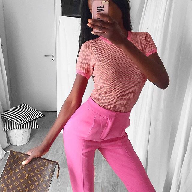 stylesbyassitan's tweet photo. P I N K C O M B O O N R E P E A T
So obsessed with this color 👚🌸
.
.
.
#Outfit #outfitoftheday #pink #details #outfitinspiration #outfitideas #outfitinspo #outfitsociety #outfitgoals #outfitshare #totallook #outfitstyle #outfitoftoday #outfitselfie #outfitblogger #outfitt… https://t.co/So1qswVYVW