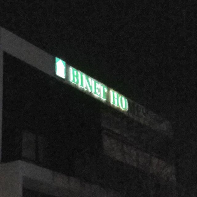 cheapasian's tweet photo. Sometimes, inspiration for the name of your first born can be found above two sets of inconveniently close traffic lights. https://t.co/LooSLgOO0W https://t.co/U3DJxruqfQ