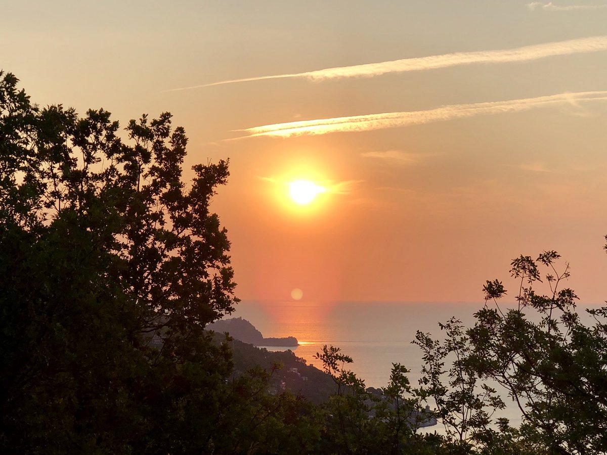 Mood.
#22agosto #liguritudine #lamialiguria #Alassio #alba #sunrise #Albenga #Liguria #rivieradiponente