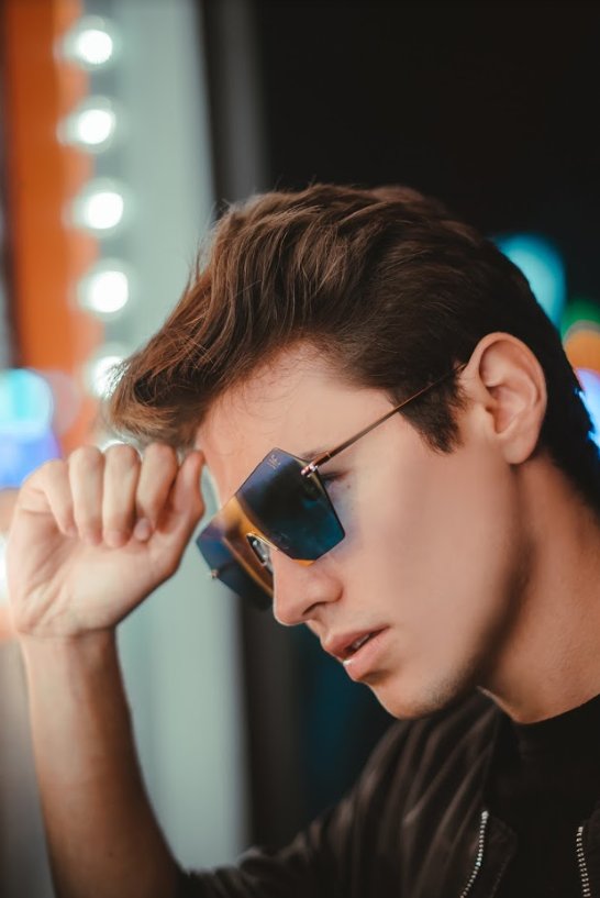 vyeeyewear's tweet photo. Make him feel confident with the right shades from our Cosmic Collection β¨ #vyefam #giftsforhim
Shop Aura now: https://t.co/Shc3R3UZWl https://t.co/BPJhLuyNfC