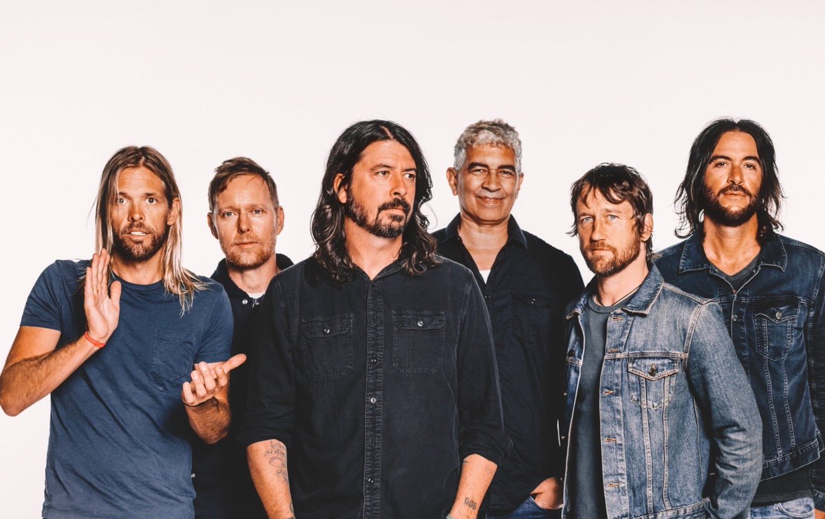 MusiCares's tweet photo. Watch the @foofighters side stage at @KAABOODELMAR and get festival passes for the rest of the weekend! Proceeds benefit #MusiCares and support members of the music community who need aid. Bid now on @charitybuzz: https://t.co/QFAN6HGdGi https://t.co/ZuPO81Zezi